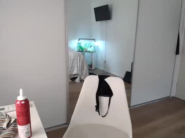 girl
        luvlivvyy cam image #3638703