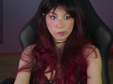 girl
        greeny_mat cam image #3818145