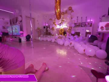 girl
        hannahjames710 cam image #1151901