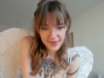 girl
        esther_estrie cam image #2466302