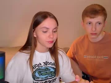 couple
        julsweet cam image #3048752