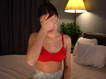 girl
        tessarosse_ cam image #2385140