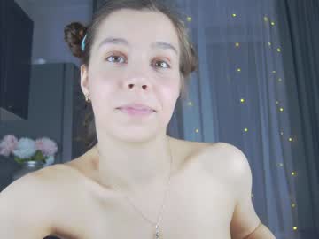 girl
        monika_youthfull cam image #3349812
