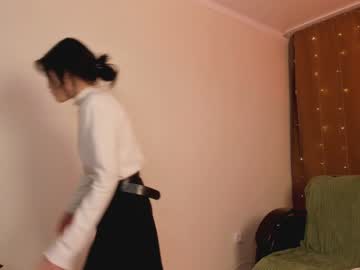 girl
        carolmoores cam image #194560