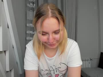 girl
        zanzara_ cam image #477056