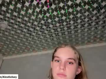 girl
        hellolanas cam image #4491052