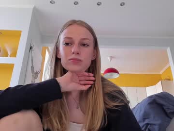 girl
        magic_couple13 cam image #2730533