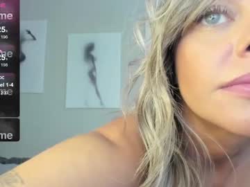girl
        juicytaylor cam image #3249000