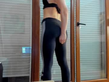 girl
        hotel77777 cam image #3316288