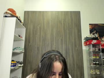 girl
        lindabluee cam image #4240062