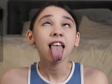girl
        zarascarlett cam image #3957596