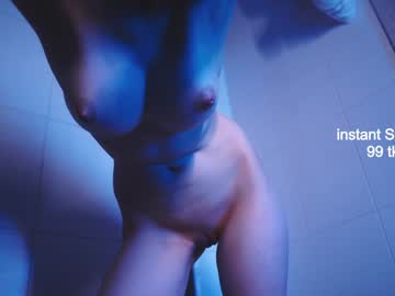 girl
        poppy__parker cam image #3281049