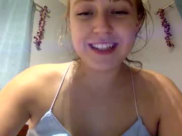 girl
        winterbunny69 cam image #2260423