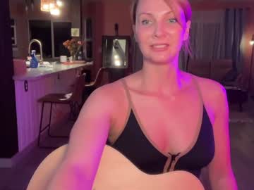 girl
        kaileeshy cam image #3442814
