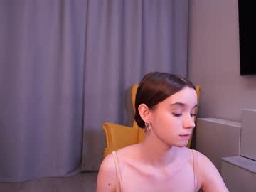 girl
        harrieteasley cam image #3539799
