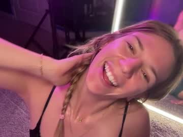 girl
        oliviahansleyy cam image #4346851