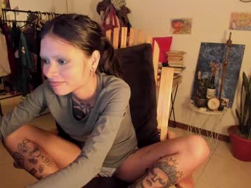 girl
        alone_together_ cam image #1402677