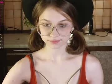 girl
        mekyy_no_neko cam image #1066284