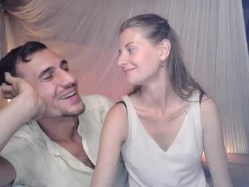 couple
        adam_and_lea cam image #1409477