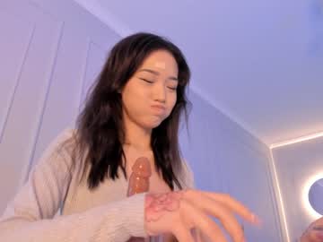 girl
        aerri_lee cam image #38417