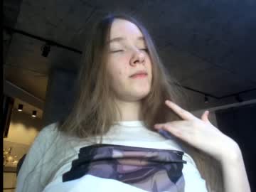 girl
        mysat cam image #184925