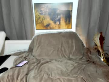 girl
        dulceys cam image #4684405