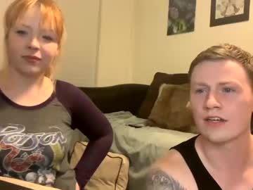 couple
        gingernewb cam image #1158510