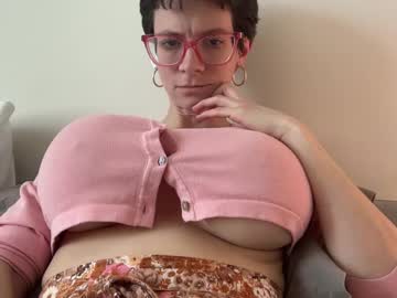 girl
        naomi_reah cam image #4416706