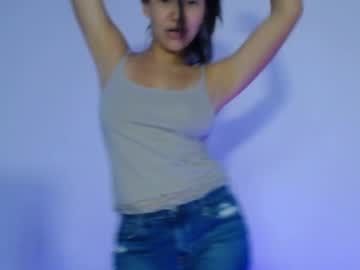 girl
        godzillaintokyo cam image #4291299
