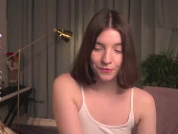 girl
        petal_of_passion cam image #3886911