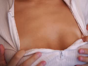 girl
        tessarosse_ cam image #1944917