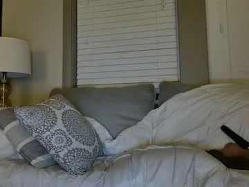 girl
        drippingwetgoddess cam image #2389359