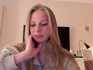 girl
        magic_couple13 cam image #4549503