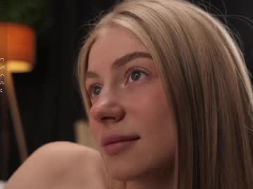 girl
        kateharrise cam image #3189720