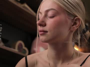 girl
        kateharrise cam image #3730964