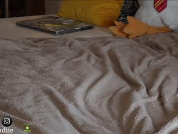 girl
        bestblondiiecb cam image #2601981