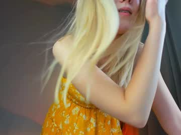 girl
        a_m_e_l_i_a cam image #3205502