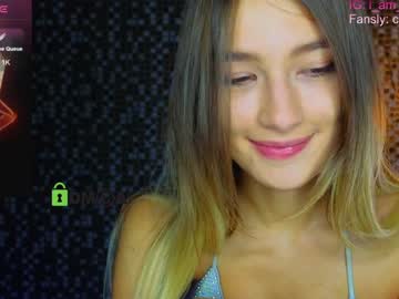 girl
        crazzy_cherry cam image #3325339