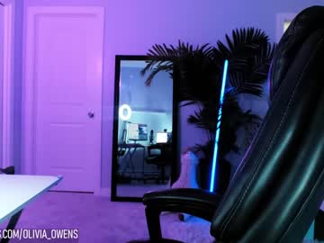 girl
        oliviaowens cam image #1664644