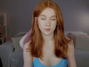 girl
        leahsthetics cam image #4490765