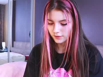 girl
        pinkncrazy cam image #748754