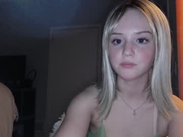 girl
        rubylanee cam image #2341078