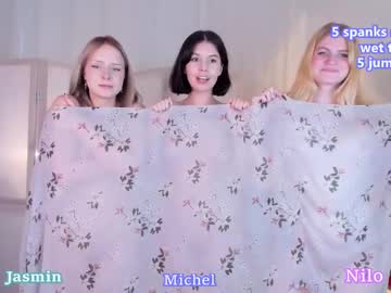 girl
        angels__club cam image #3792591