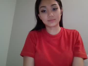 girl
        london_tipton cam image #1508137