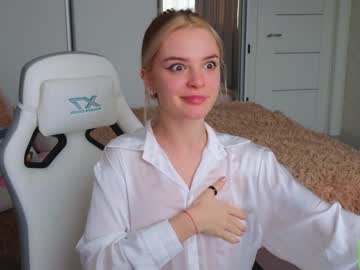 girl
        cyberslime cam image #2280432