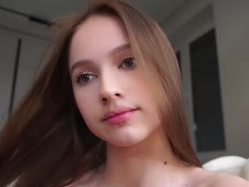 girl
        hecola cam image #4278279