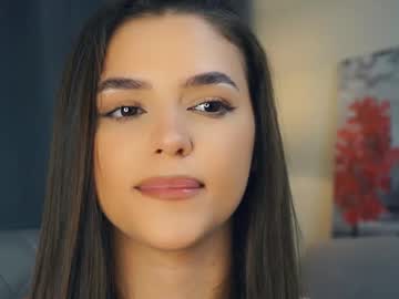 girl
        zarabeamer cam image #4536909