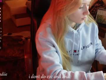 girl
        bestblondiiecb cam image #755402