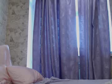 girl
        crystalnut cam image #1369235