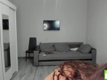 girl
        reilbell cam image #908633
